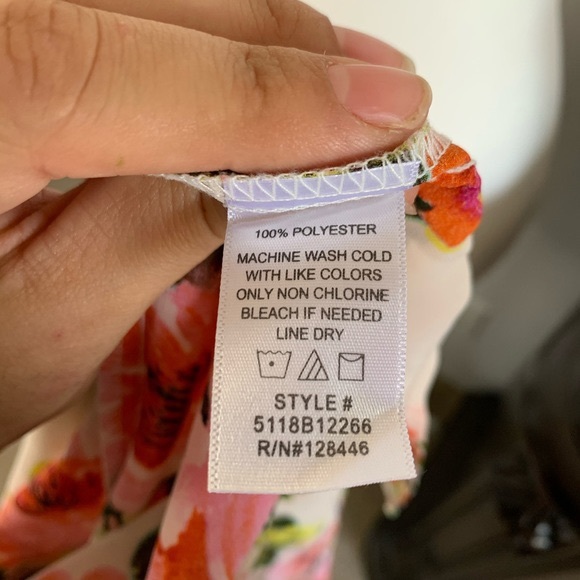 Sheer floral print 3/4 sleeves notchet keyhole - Picture 10 of 10